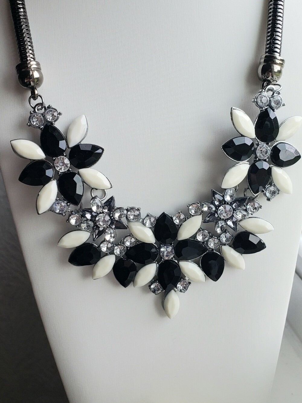 NEW Retro Style Bib Statement Necklace, Black/White Floral & Rhinestone-Extender